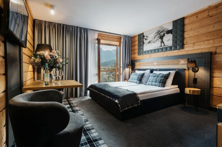 1 Bedroom Deluxe Double room with balcony and with mountain view
