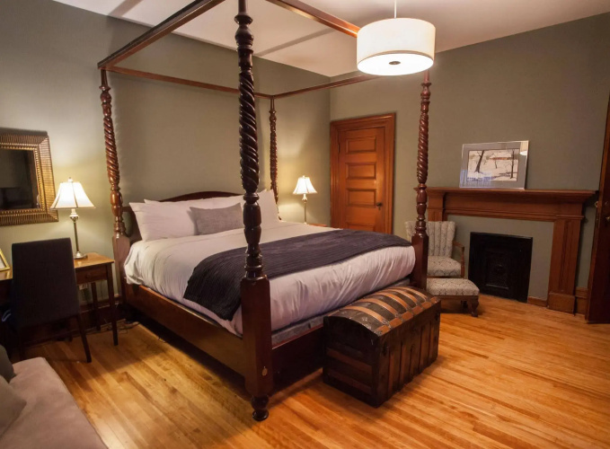 The Hillhurst Inn