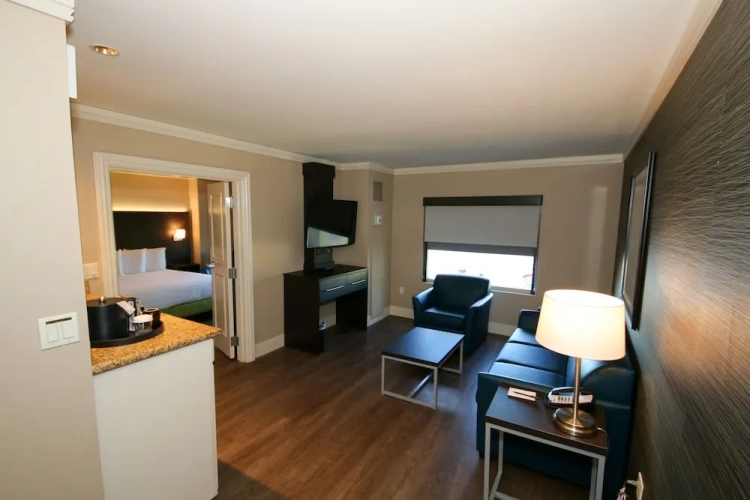Suite with view