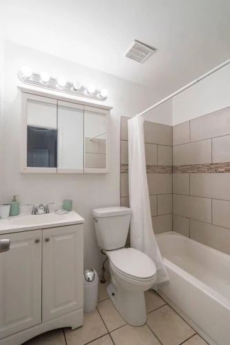 Perfect Downtown Apt w/ Free 2 Car Parking