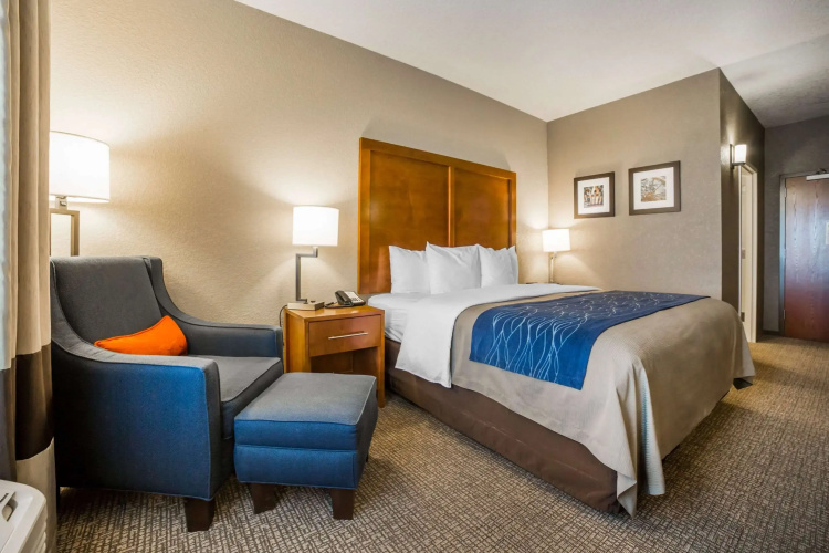 Comfort Inn & Suites