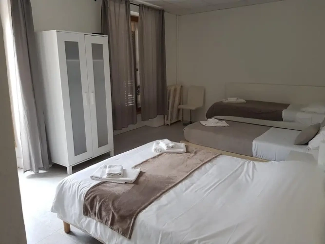 Standard Triple room