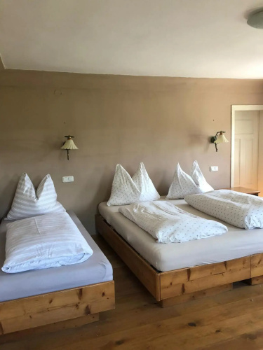 (C) Zimmer in einem Bauernhaus
