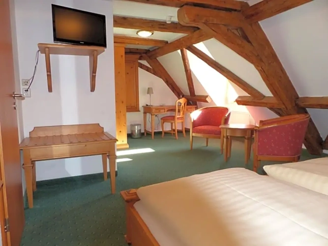 Standard Triple room