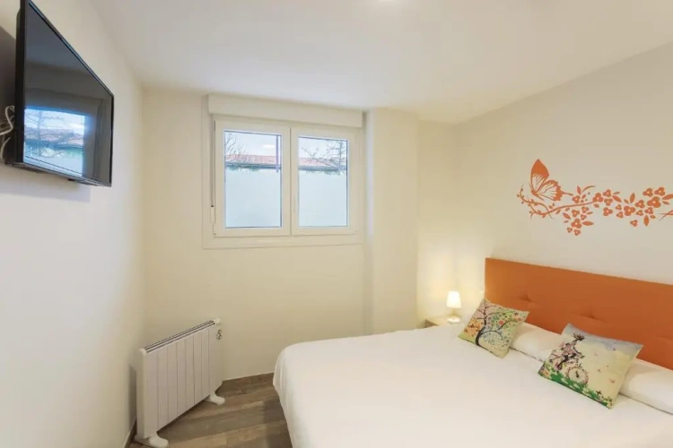 2 Bedrooms Apartment