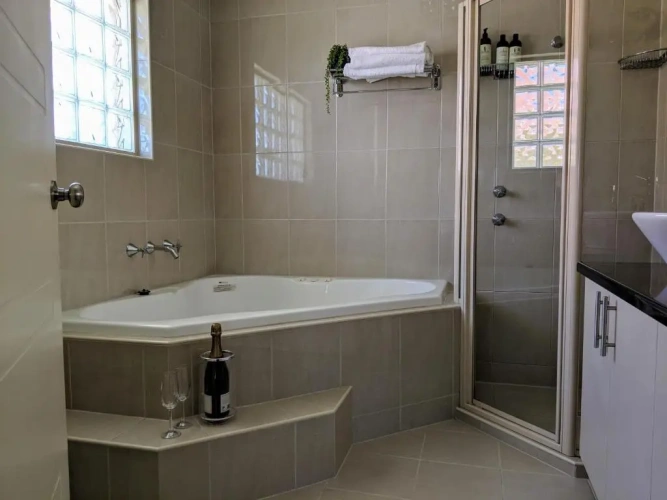 3 Bedrooms Cottage
