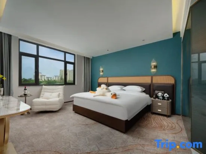 Deluxe Family Attic Suite