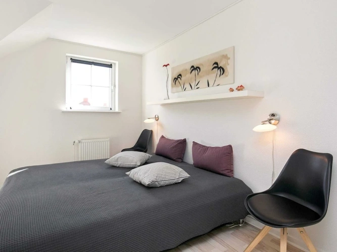 4 Bedrooms Classic Apartment