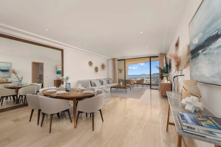 2 Bedrooms Apartment