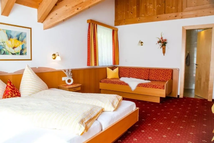 3 Bedrooms Apartment