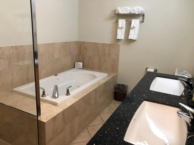 Grand Eastonian Suites Hotel photo 9