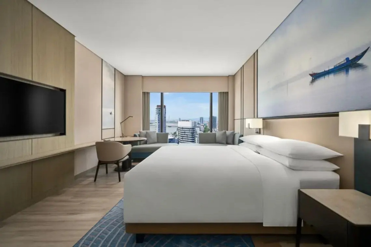Deluxe Double room with city view