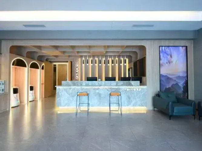 Mango Qingya Hotel