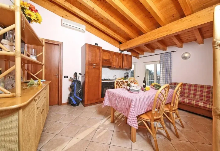 2 Bedrooms Triple Apartment
