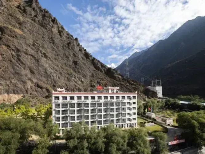 Jiaju Fengqing Hotel