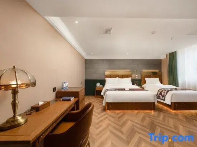 Deluxe Suite