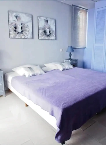 Comfort room with balcony