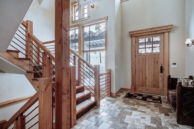Gold Run Getaway 5 Bedroom Home by RedAwning
