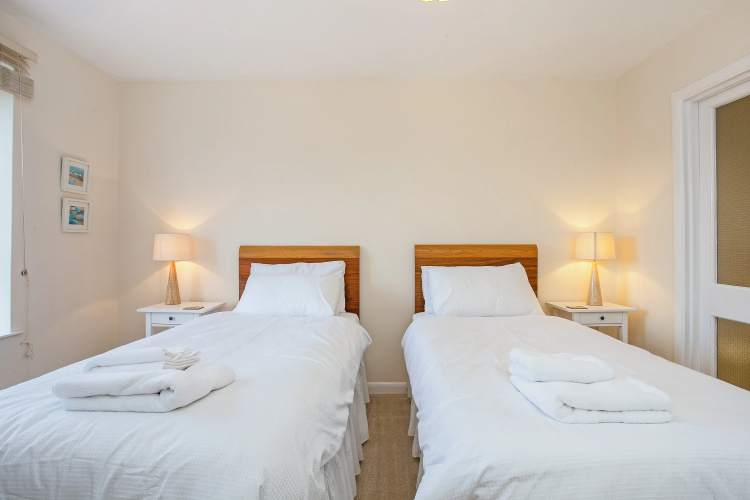 Ideal city centre base with all the iconic sightseeing within easy walking distance.