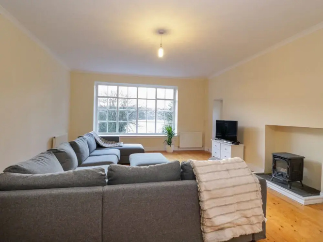 Rosemount Cottage, Helensburgh