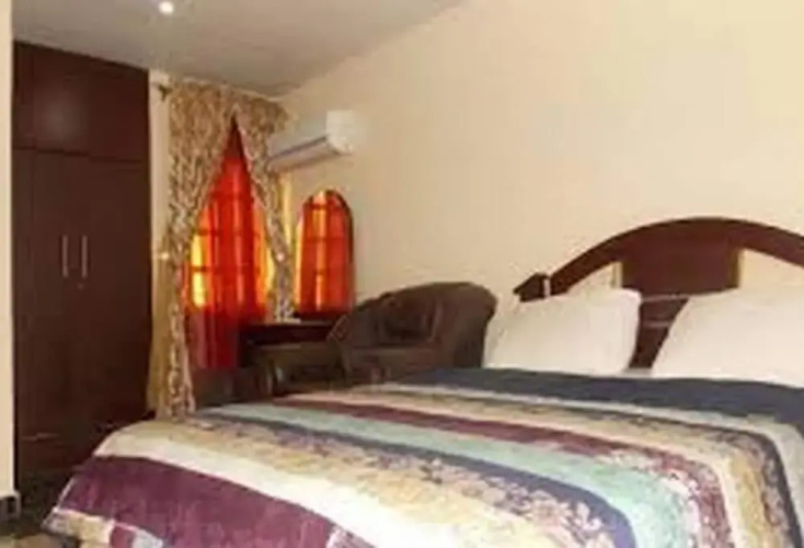 Rodze Hotel & Suites