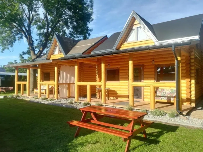 2 Bedrooms Chalet