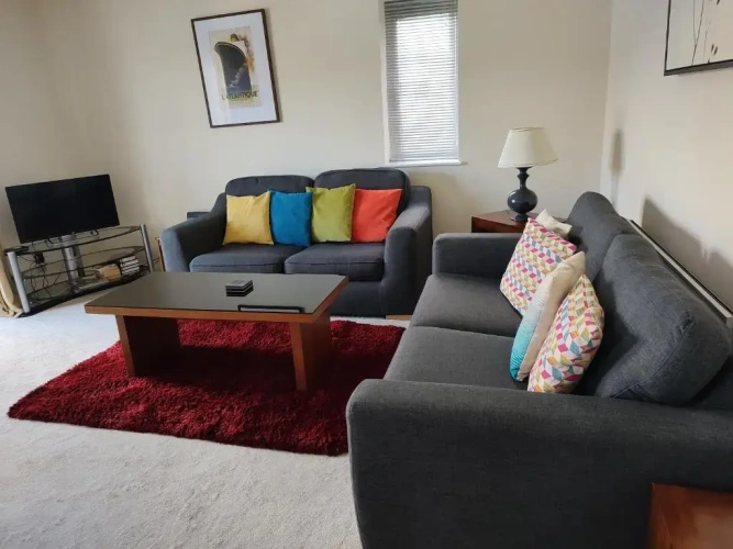 2 Bedrooms Apartment
