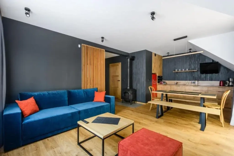 2 Bedrooms Apartment