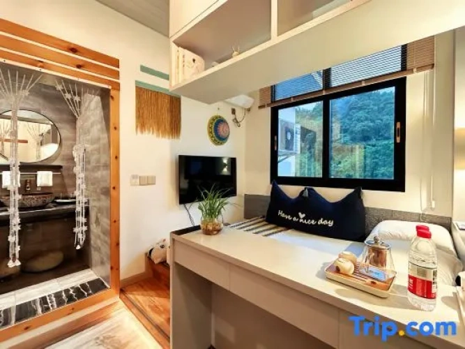 2 Bedrooms Standard Family room