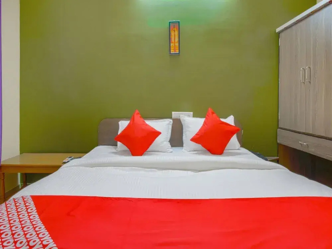 OYO Flagship 14294 De Rest