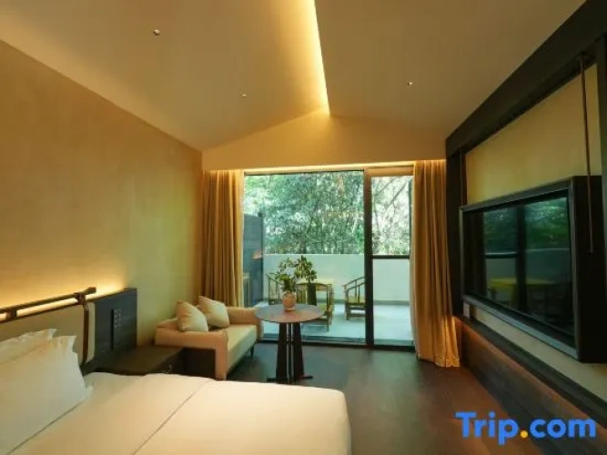 Standard Twin room with balcony