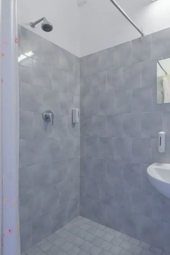 Economy Quadruple room