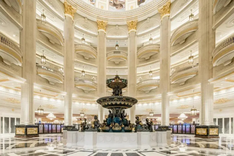 The Parisian Macao