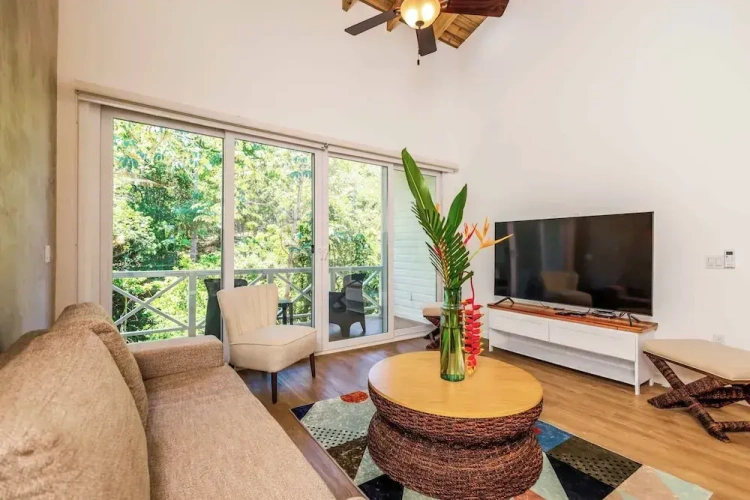 2 Bedrooms Villa