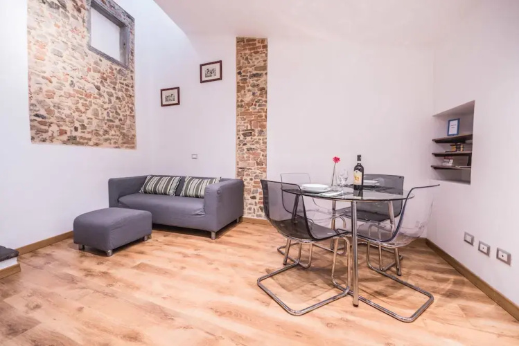 Stunning 2BD Apt 7min Walk to Duomo