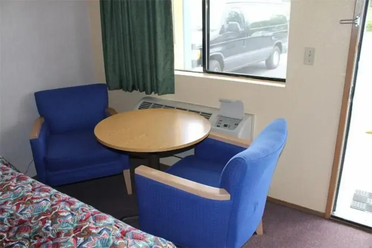 Sumner Motor Inn