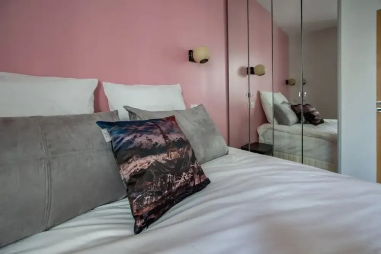 Spacious And Charming 6p Flat À Madeleine
