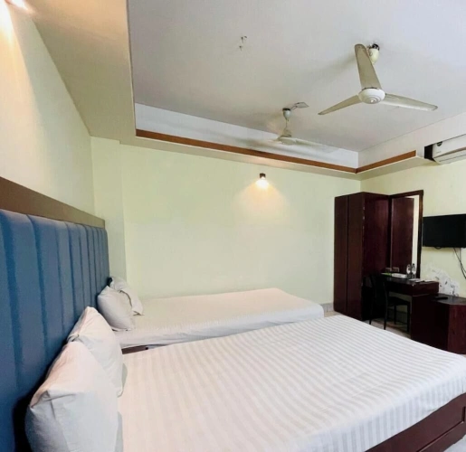Standard Double room with city view