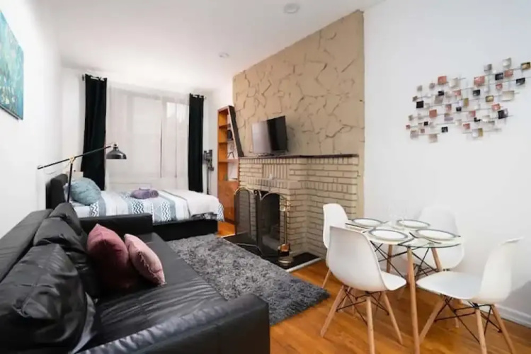 Charming Quiet Studio Right Off Central Park West