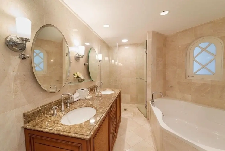 3 Bedrooms Apartment