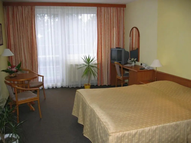 Lazensky hotel Pyramida IOver view