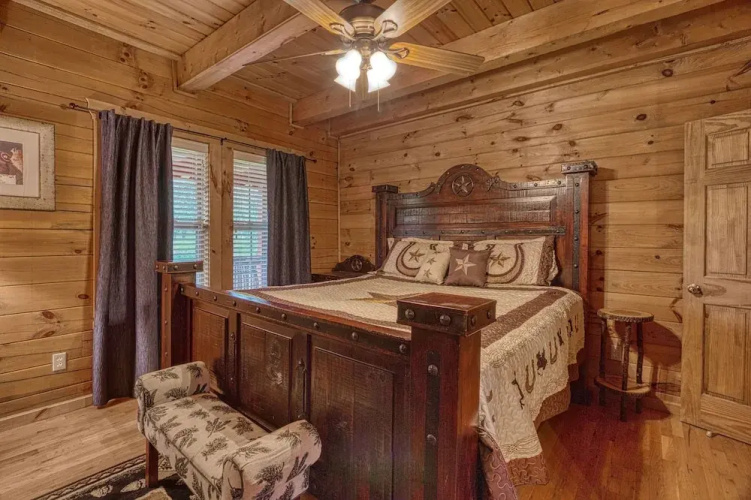 Cowboy Hideout - 2 Br Cabin