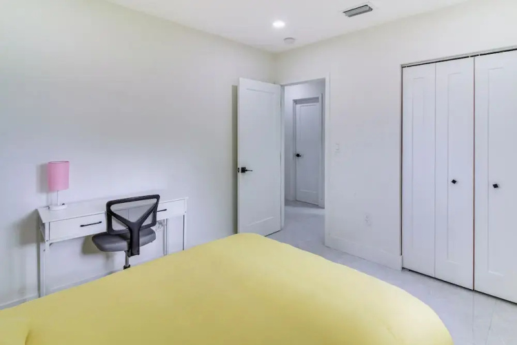 5 Mi to Beach: Group Getaway w/ Yard in Miami