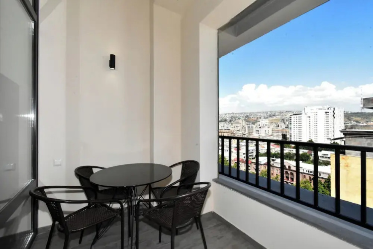 Apartments by Luxe Group DI64
