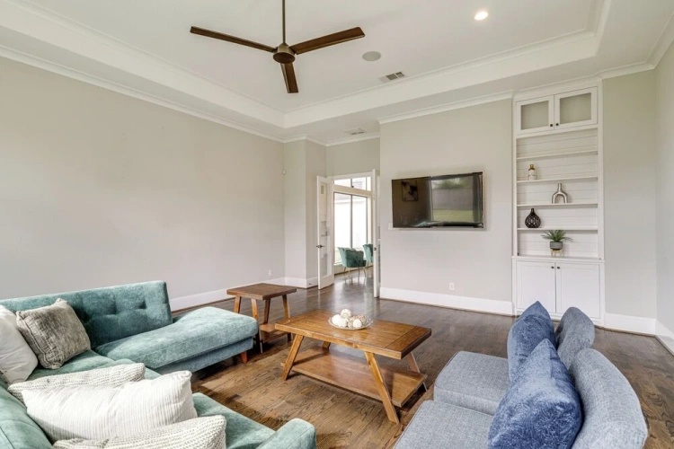 5 Bedrooms Cottage