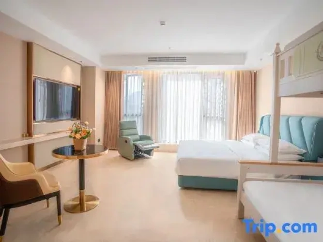 Deluxe Family Suite