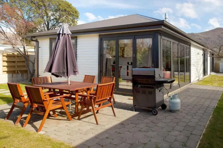 2 Bedrooms Villa
