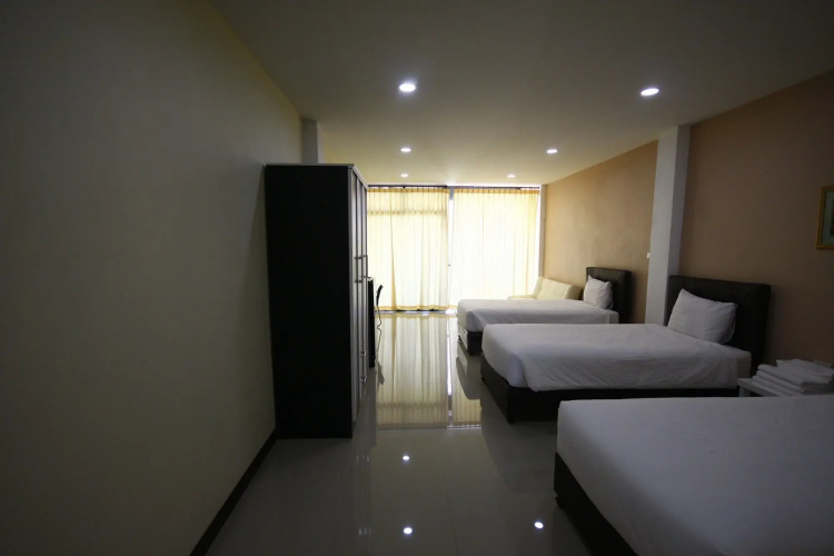 Charoensuk Grand Hotel