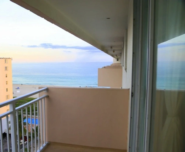 1 Bedroom Luxury Apartment beachfront