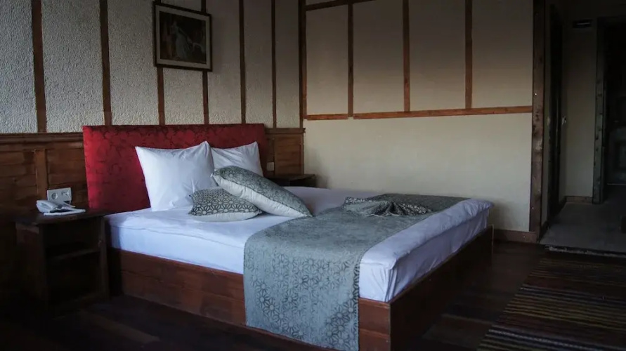 Zifin Hotel